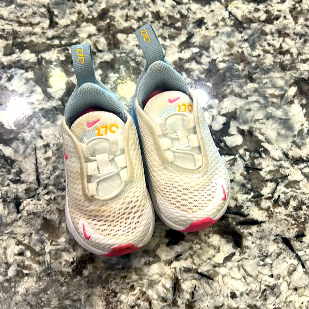 Nike Air Max 270 Go